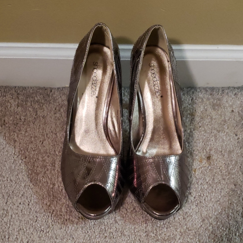 Opentoe pumps
